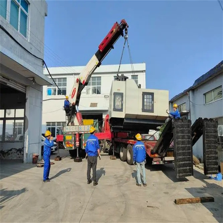 庐山电力设备吊装